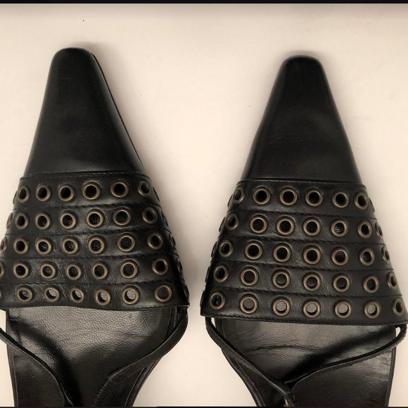 BURBERRY PORSUM BLACK LEATHER SHOE WITH HEEL  AND GROMIT FRONT DETAIL - Picture 4 of 12